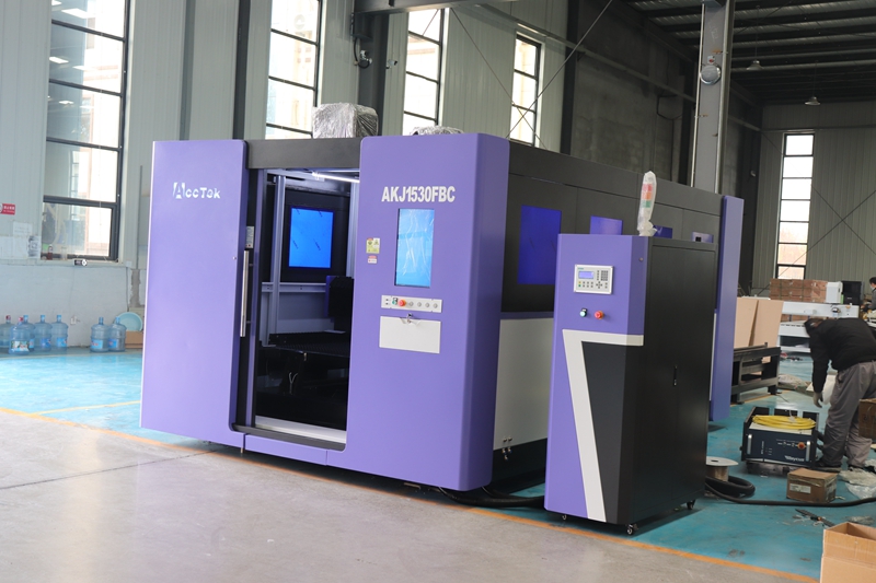 Industrial 3015 6000 watt Fibe – обзор и цена Industrial Fiber Laser Cutting Machine