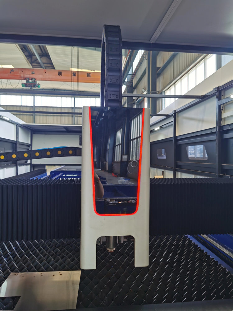 Fully Enclosed CNC Fiber Laser – обзор и цена Industrial Fiber Laser Cutting Machine